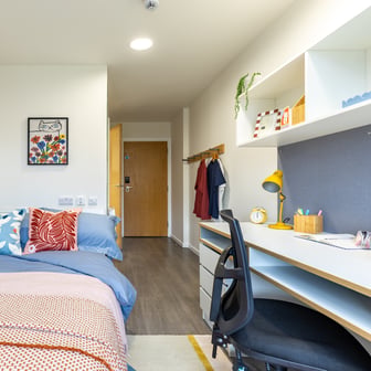Classic En Suite - Image 2